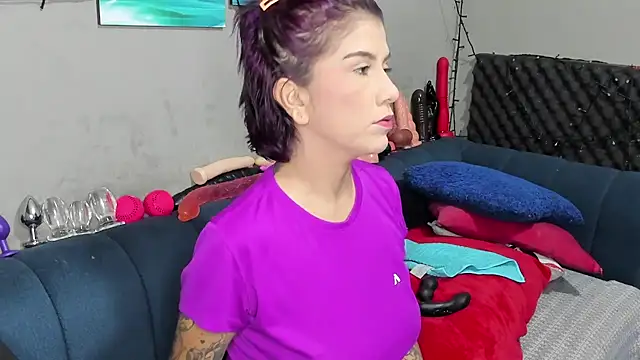 Shadia Squirt online show from September 18, 2025, 4:26 am