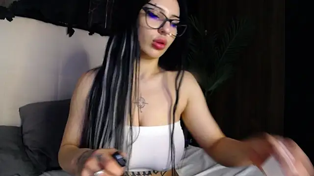 RavenFoxxy online show from May 16, 2026, 10:58 am