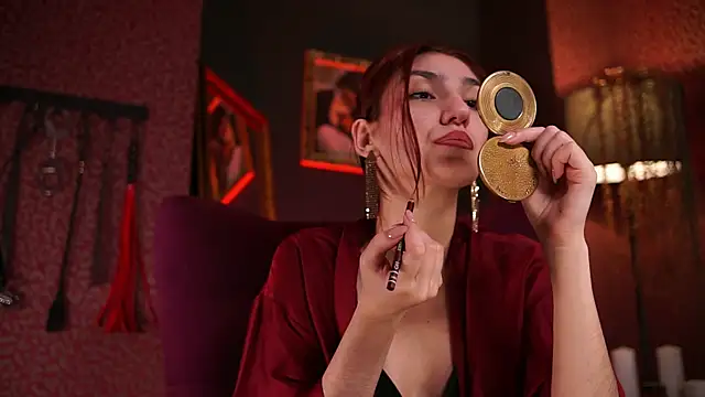 Roxa Lana online show from July 13, 2026, 9:03 pm