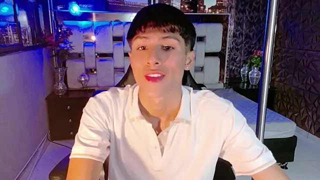 StormLuxX online show from December 18, 2025, 12:09 pm