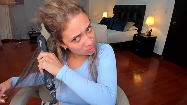 Zara Wolf  online show from January 8, 2026, 11:27 am