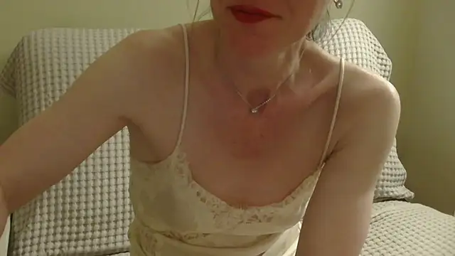 Snapshot of AuroraAG chatting on June 19, 2026, 11:53 pm AuroraAG online show from June 19, 2026, 11:53 pm