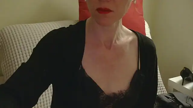 Snapshot of AuroraAG chatting on May 12, 2026, 9:10 pm AuroraAG online show from May 12, 2026, 9:10 pm