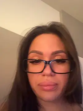 SiennaLuxexx online show from July 13, 2026, 4:39 pm