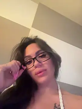 SiennaLuxexx online show from July 11, 2026, 4:18 pm
