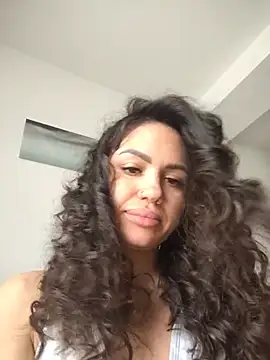 SiennaLuxexx online show from June 19, 2026, 12:55 pm