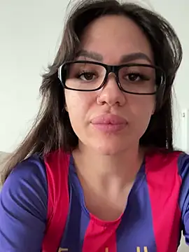 SiennaLuxexx online show from February 22, 2026, 1:24 pm