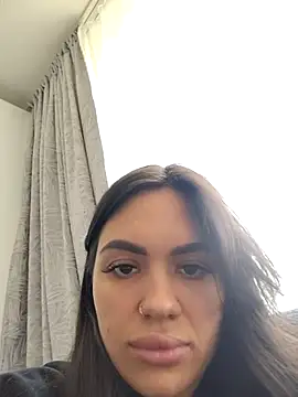 SiennaLuxexx online show from April 2, 2026, 10:44 am