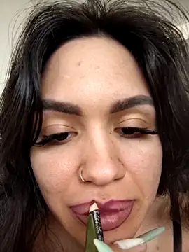 SiennaLuxexx online show from April 7, 2026, 10:17 am