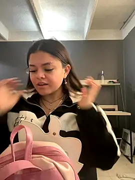 Camila Duarte2 online show from December 5, 2025, 2:04 pm