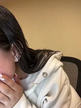 Camila Duarte2 online show from March 18, 2026, 1:46 pm