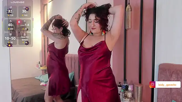 MissSavage  online show from April 17, 2026, 7:38 pm