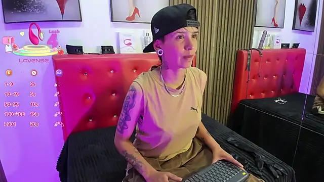 Snapshot of naughty_girlwd chatting on December 4, 2025, 3:16 am naughty girlwd online show from December 4, 2025, 3:16 am