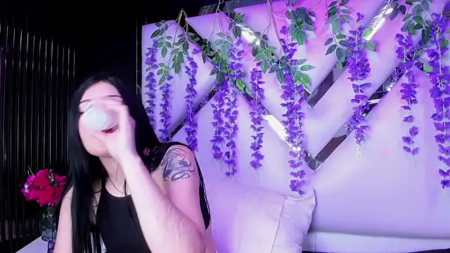 liinzy rouse69 online show from March 26, 2026, 6:50 pm