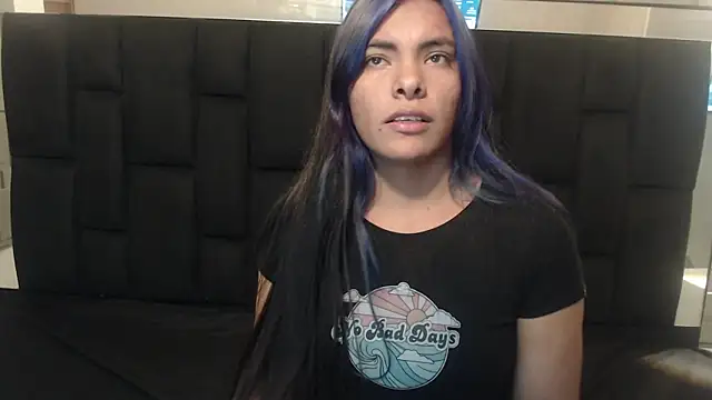 hanna13  online show from December 3, 2025, 10:09 pm