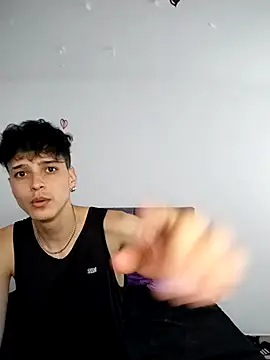 Snapshot of hottie_couplee chatting on February 15, 2026, 10:52 pm hottie couplee online show from February 15, 2026, 10:52 pm