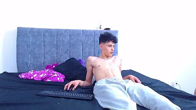 Snapshot of hottie_couplee chatting on March 9, 2026, 11:08 pm hottie couplee online show from March 9, 2026, 11:08 pm