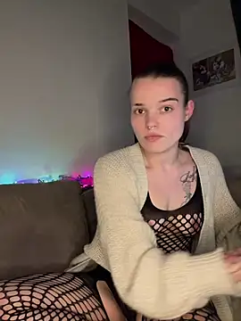 Snapshot of LoreenKinky chatting on February 24, 2026, 7:26 pm LoreenKinky online show from February 24, 2026, 7:26 pm