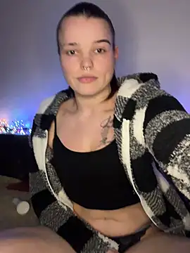 Snapshot of LoreenKinky chatting on February 12, 2026, 7:02 pm LoreenKinky online show from February 12, 2026, 7:02 pm