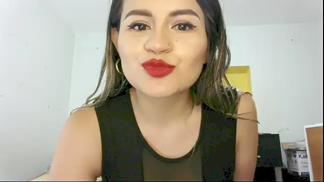 elyra fox01 online show from January 12, 2026, 4:47 pm