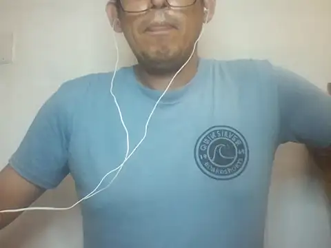 Snapshot of Ronny_Ron chatting on March 6, 2026, 3:01 am Ronny Ron online show from March 6, 2026, 3:01 am