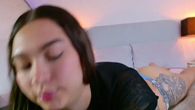 azaria w online show from April 14, 2026, 7:41 pm