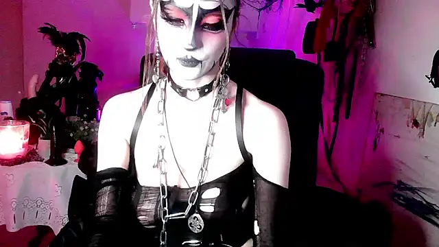 EmpressMorrigan online show from February 20, 2026, 11:01 am