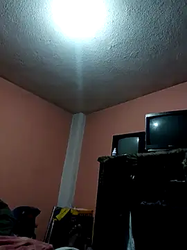 pollowason83 online show from April 13, 2026, 8:18 am