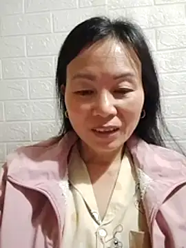 Snapshot of Lili-123k chatting on February 11, 2026, 8:31 pm Lili-123k online show from February 11, 2026, 8:31 pm