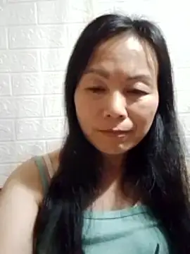 Snapshot of Lili-123k chatting on February 17, 2026, 3:31 pm Lili-123k online show from February 17, 2026, 3:31 pm