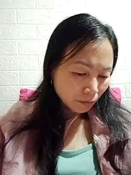 Snapshot of Lili-123k chatting on February 13, 2026, 7:25 pm Lili-123k online show from February 13, 2026, 7:25 pm