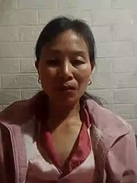 Snapshot of Lili-123k chatting on February 10, 2026, 1:21 pm Lili-123k online show from February 10, 2026, 1:21 pm