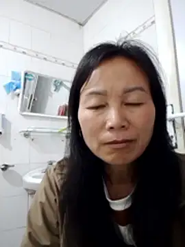 Snapshot of Lili-123k chatting on February 9, 2026, 1:47 am Lili-123k online show from February 9, 2026, 1:47 am