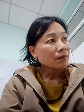 Snapshot of Lili-123k chatting on February 5, 2026, 8:32 am Lili-123k online show from February 5, 2026, 8:32 am