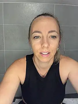 Snapshot of sole28 chatting on July 6, 2026, 9:06 pm sole28 online show from July 6, 2026, 9:06 pm
