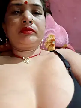 Your-shreya143 online show from May 19, 2026, 11:12 pm