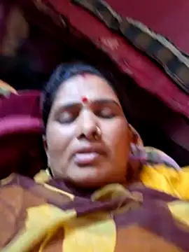 Your-shreya143 online show from May 21, 2026, 6:11 am