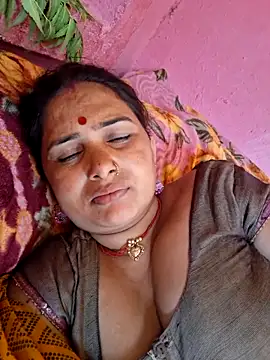 Your-shreya143 online show from May 30, 2026, 8:53 am