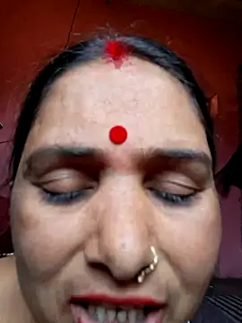 Your-shreya143 online show from May 9, 2026, 6:39 am