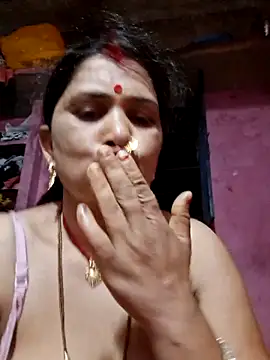 Your-shreya143 online show from May 16, 2026, 9:14 pm