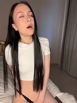 MonicaMercer online show from April 13, 2026, 8:07 am