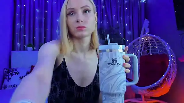 Snapshot of Gina_Gina_love chatting on February 9, 2026, 1:14 am Gina Gina love online show from February 9, 2026, 1:14 am