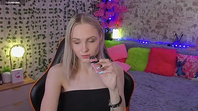 Gina Gina love online show from May 21, 2026, 1:25 am