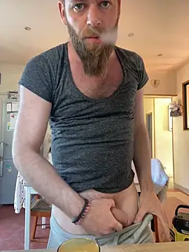 Snapshot of Bigdaad92 chatting on April 7, 2026, 3:58 pm Bigdaad92 online show from April 7, 2026, 3:58 pm