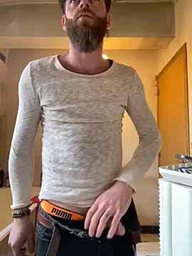 Snapshot of Bigdaad92 chatting on December 5, 2025, 1:21 pm Bigdaad92 online show from December 5, 2025, 1:21 pm