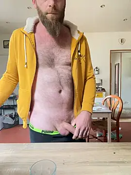 Snapshot of Bigdaad92 chatting on April 13, 2026, 7:01 am Bigdaad92 online show from April 13, 2026, 7:01 am