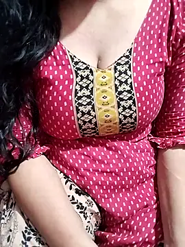 hottyrose69 online show from April 11, 2026, 11:19 pm