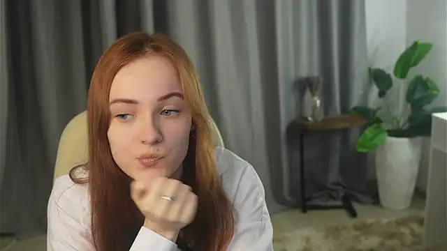 SheriseHartzo online show from December 4, 2025, 2:49 pm