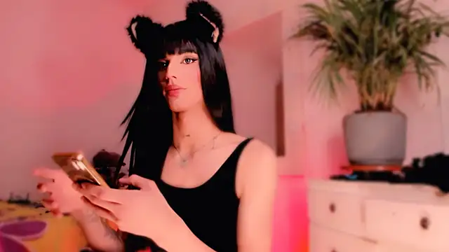 veronicarose  online show from December 2, 2025, 5:25 pm