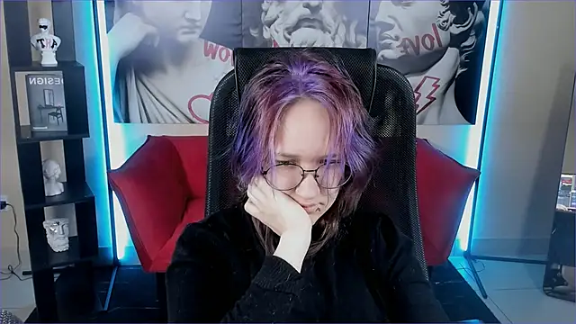 Sylvia Reed online show from December 21, 2025, 10:06 am